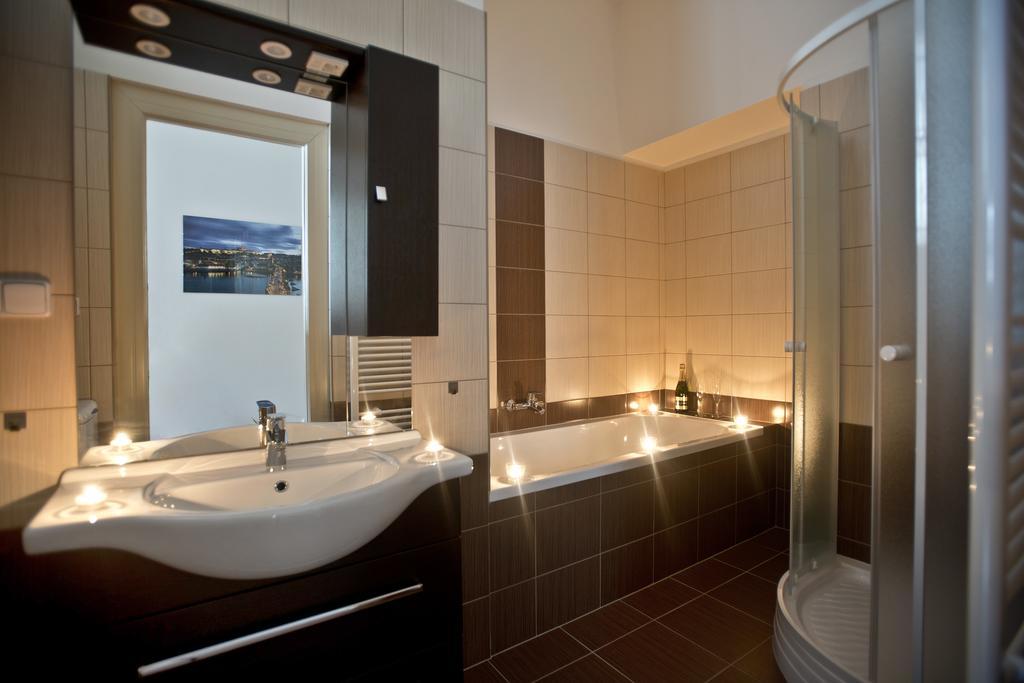 Charles IV Apartments Prague Ngoại thất bức ảnh